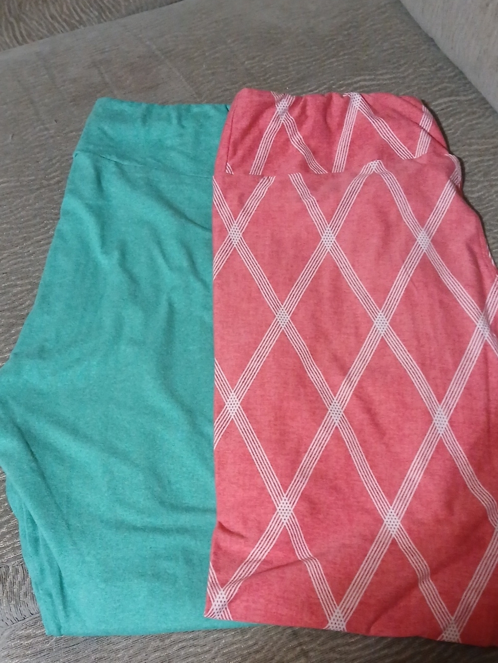 LuLaRoe Teal Solid and Coral Pink Diamond-Print Leggings